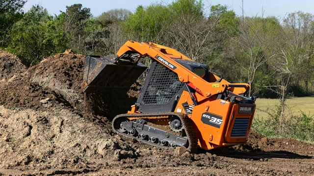 DEVELON DTL35 Compact Track Loader
