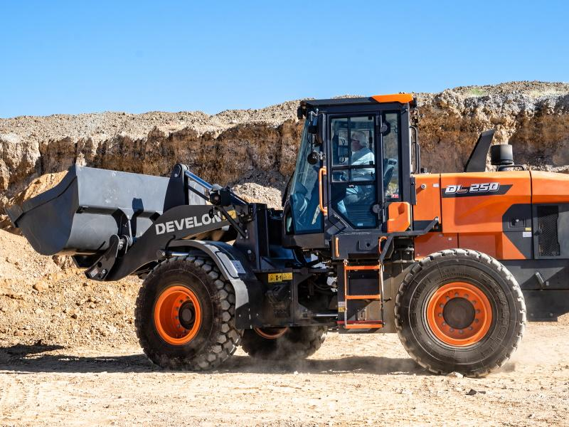 DEVELON DL250-7 Wheel Loader