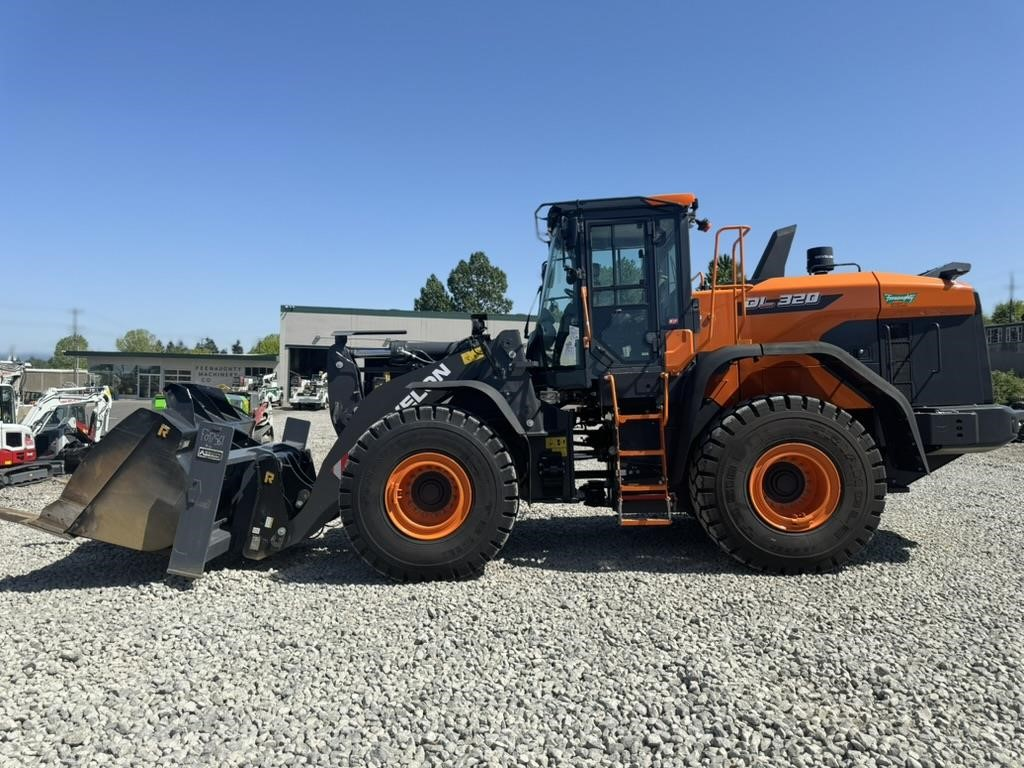 DEVELON DL320-7 Wheel Loader