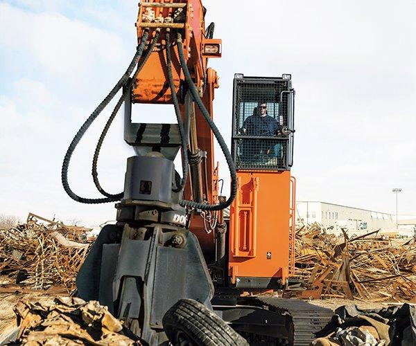 DEVELON DX225MH-5 Material Handler