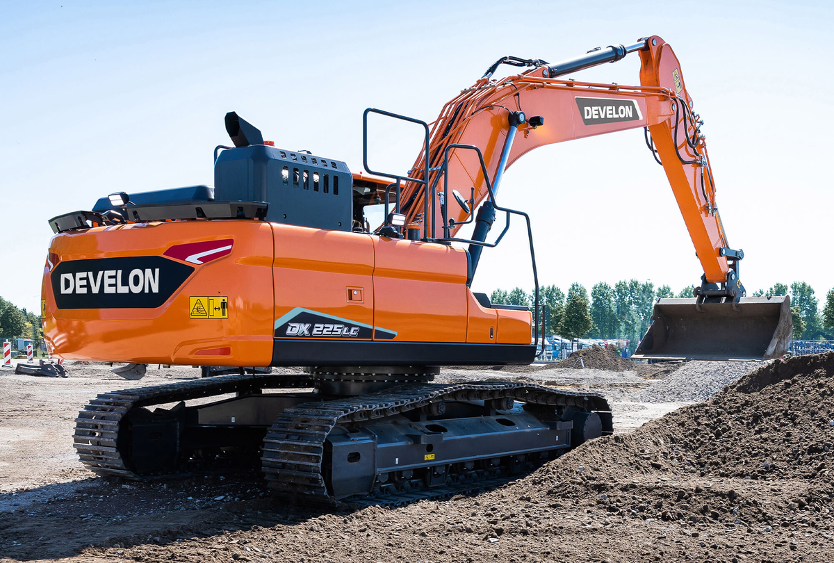 DEVELON DX225LC-7X Crawler Excavator