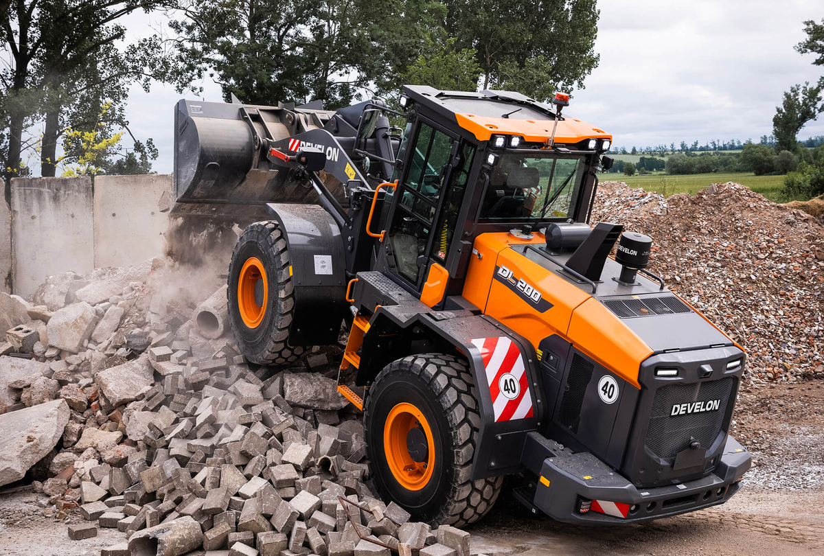 DEVELON DL200-7 Wheel Loader